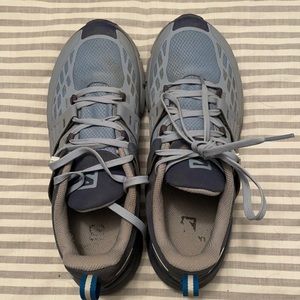 Salomon women hiking shoes